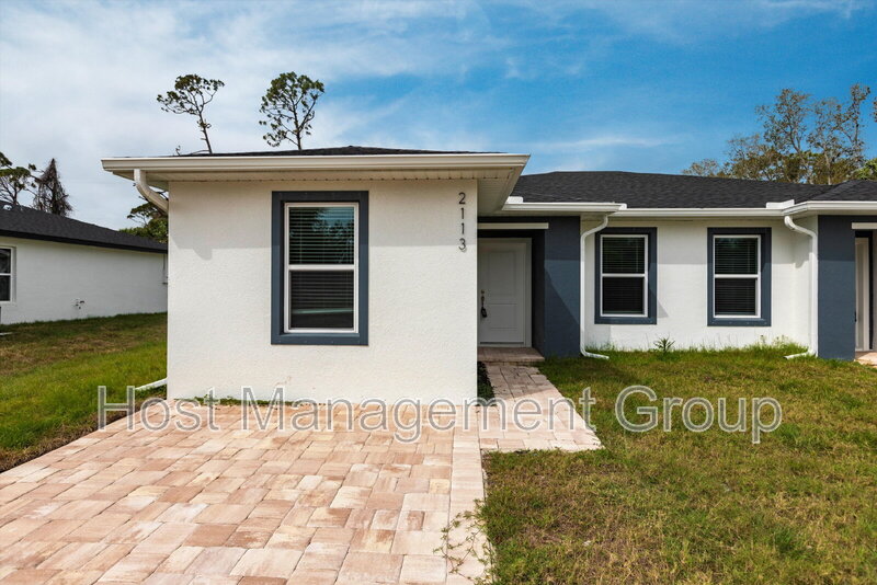 Port Charlotte Condo: 2113 Como St.