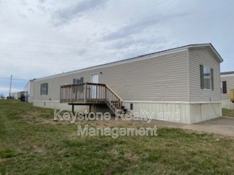 Oak Grove House: 615 Kerri Lane