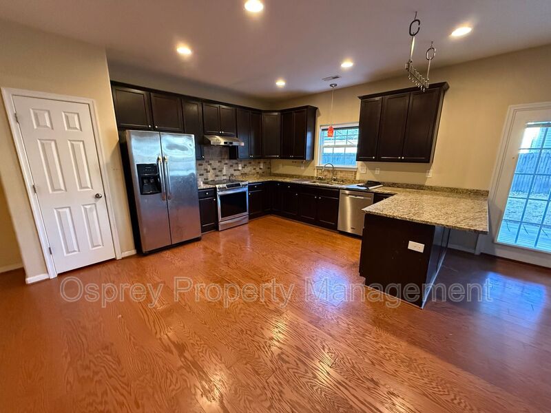 Modern 4BR Norfolk Home with Open Layout "ASK ABOUT OUR ZERO DEPOSIT" - Photo 2