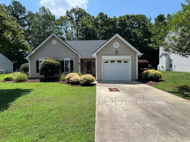 Holly Springs House: 108 Braxberry Way