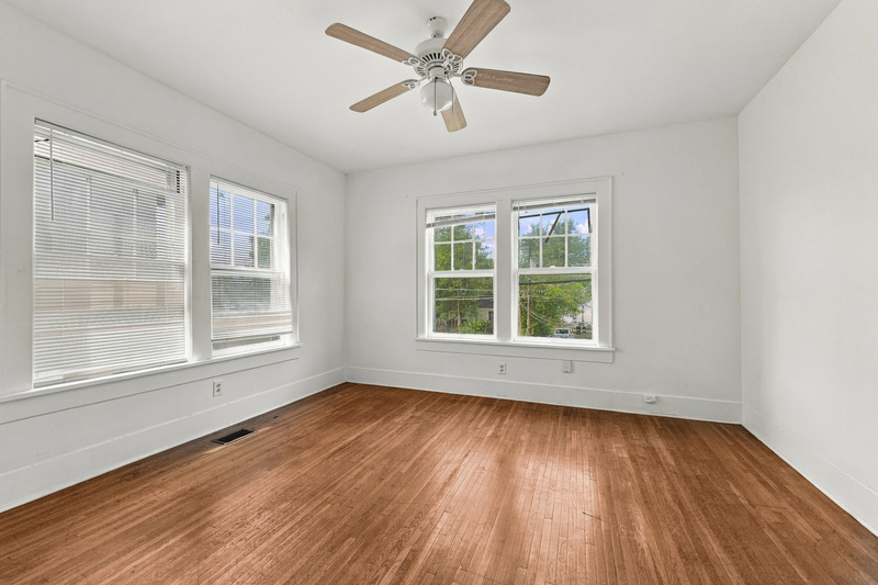 Photograph 8 of 2317 East Magnolia Avenue, 2