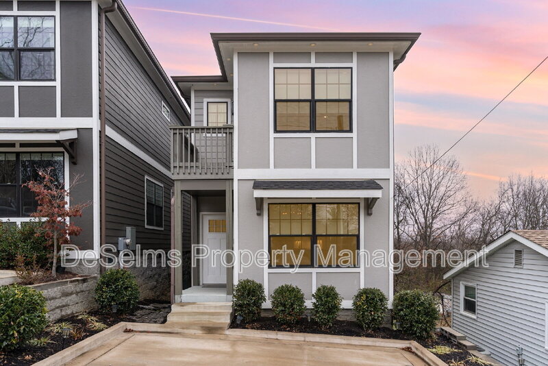 Nashville House: 4423A Providence Heights