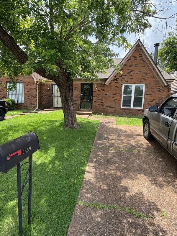 Memphis House: 6459 Summer Creek Cv