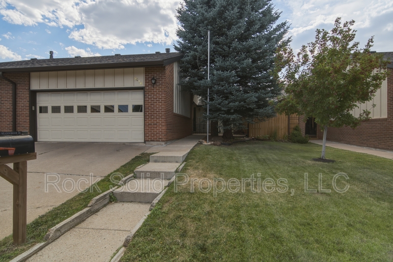 Cheyenne Townhome: 5416 Meadowbrook Drive