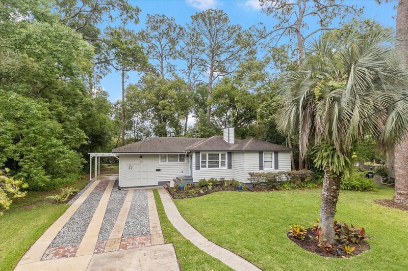 Jacksonville House: 1273 Lechlade Circle