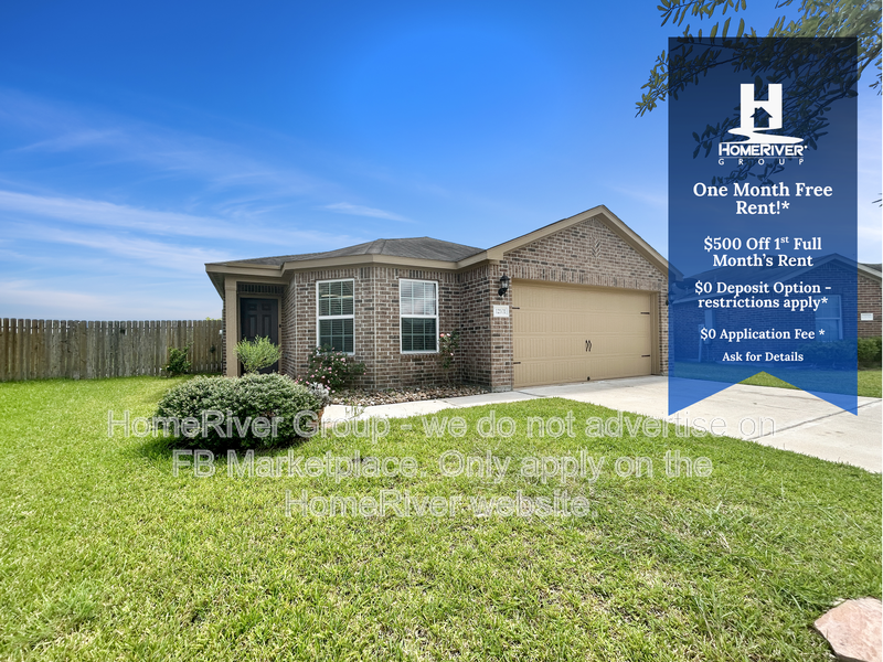 La Marque House: 12101 Seacrest Ln