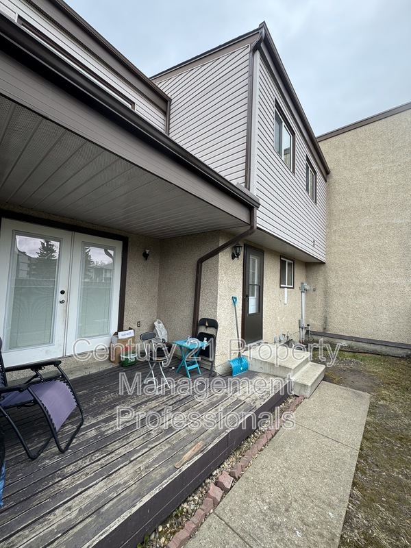 Edmonton Condo: 1033 Youville Drive West NW