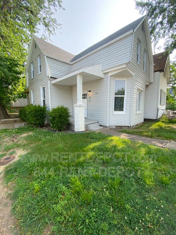 Evansville House: 300 E Michigan
