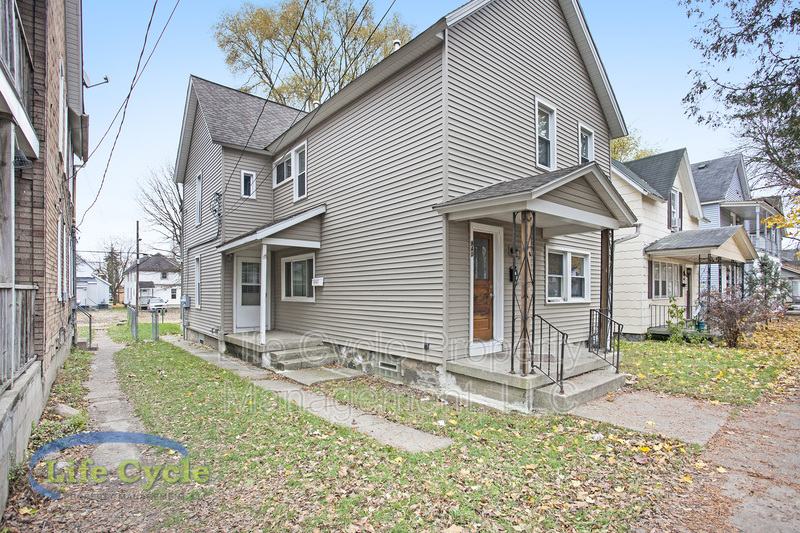 Grand Rapids Condo: 940 Mc Reynolds Avenue Northwest - 1