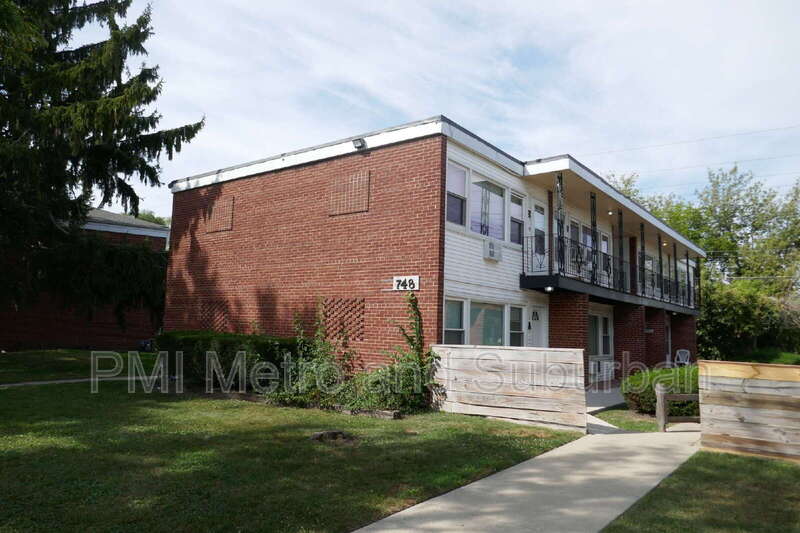 Des Plaines Condo: 748 East 5th Court