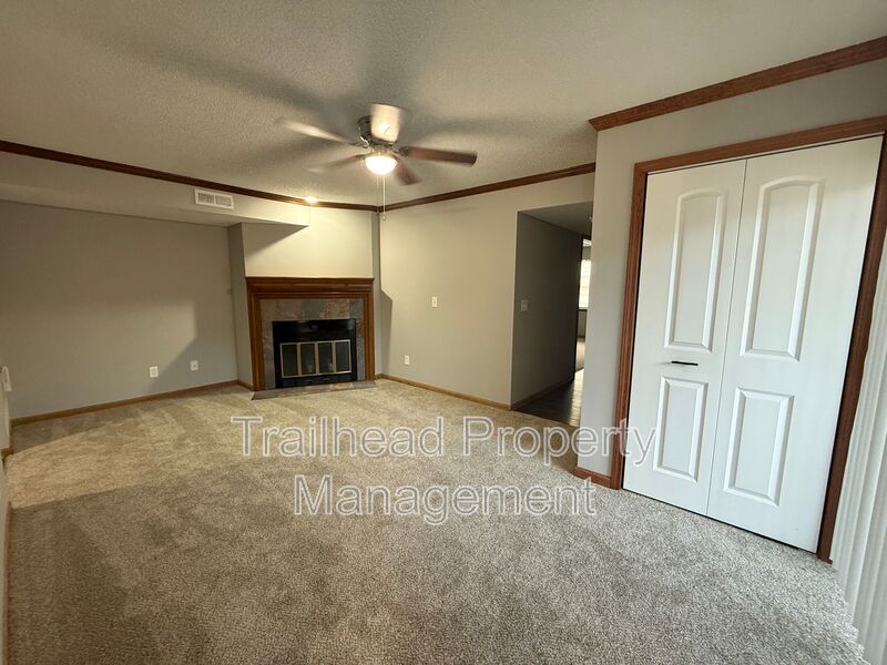 Blue Springs House: 3411 NW Duncan Rd