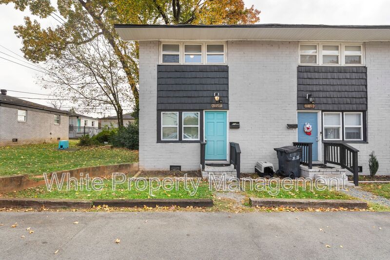 Charlotte Townhome: 2405 Julia Avenue