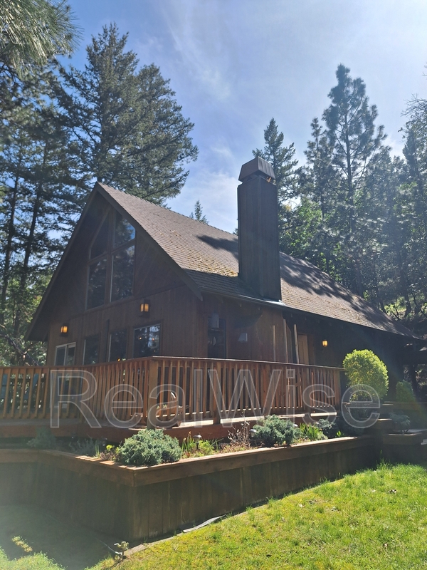 Medford House: 1711 Apache Dr