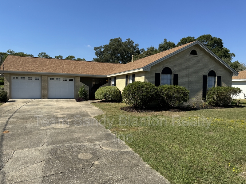 Pensacola House: 5941 Leesway Boulevard