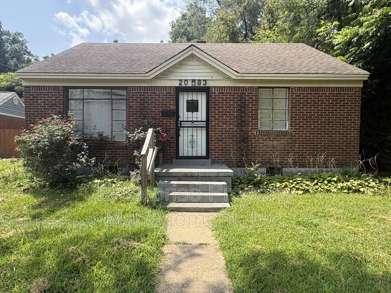 Memphis House: 2083 Charleston Rd