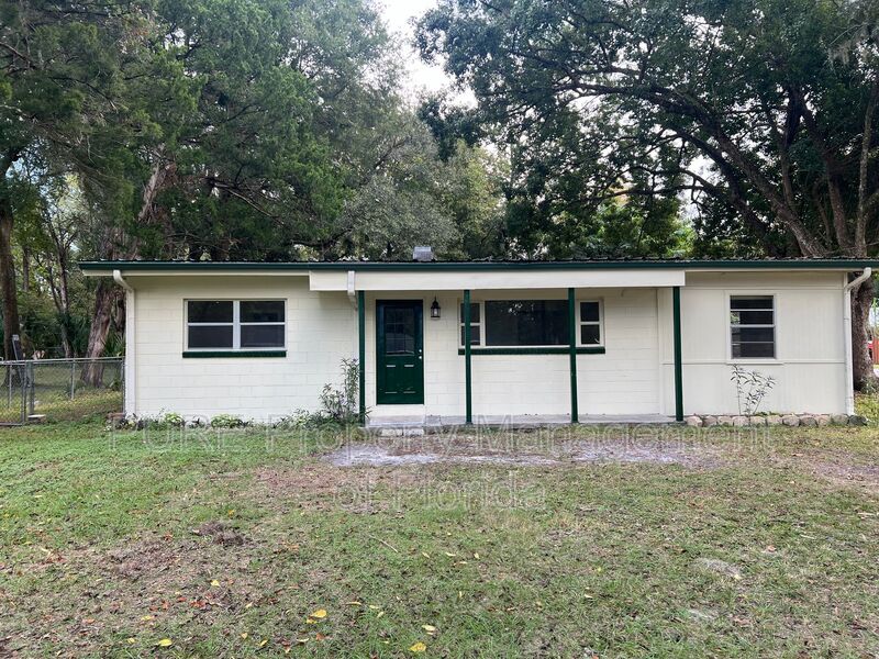 Ocala House: 2205 NE 14 Avenue