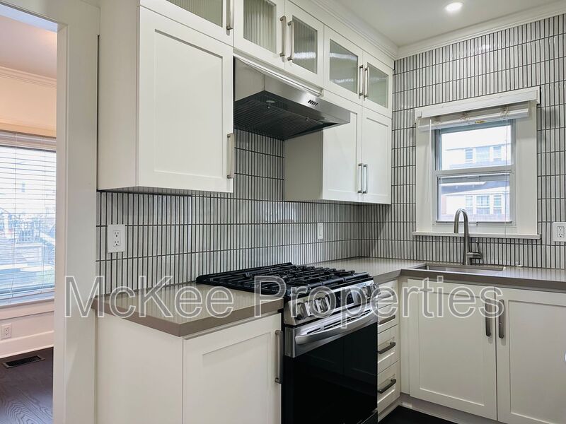 San Diego House: 2140 First Avenue