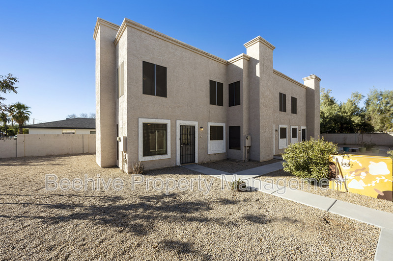 Phoenix House: 2732 E Culver St