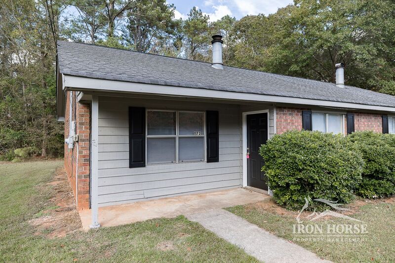 Athens House: 1172 White Oak Drive