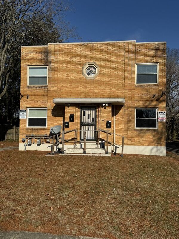 Dayton House: 321 W Norman Ave