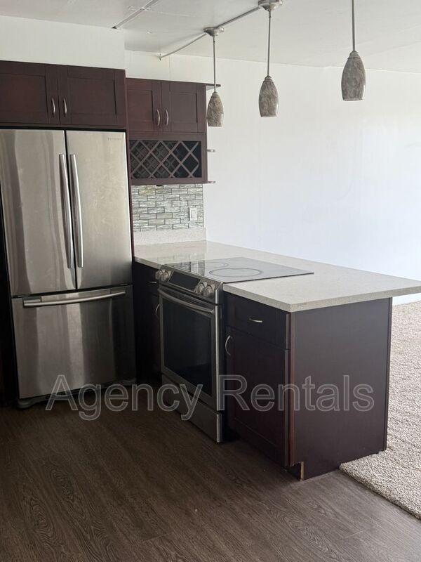 Honolulu Condo: 2333 Kapiolani Blvd. #1405
