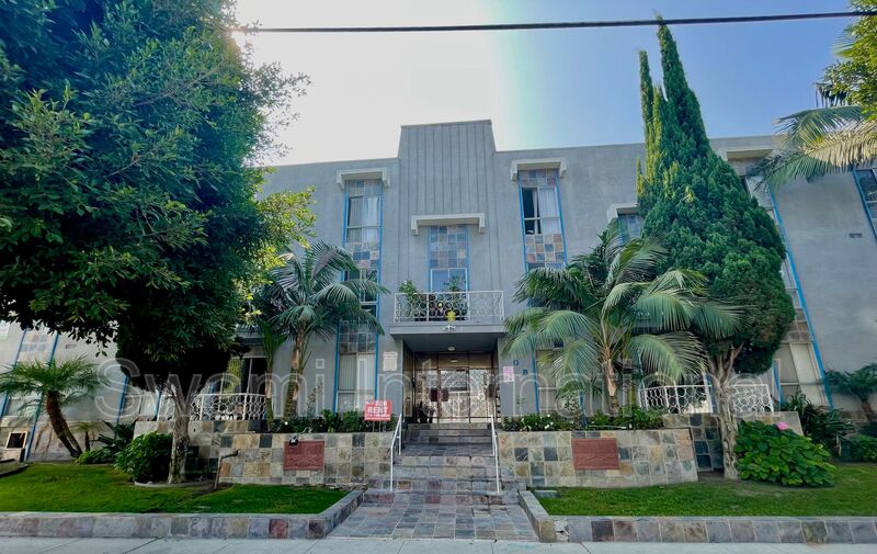 Inglewood Condo: 308 W. Queen St.