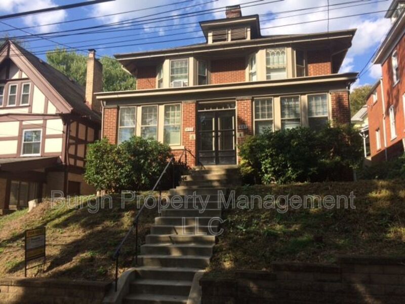 Pittsburgh House: 441 Locust St
