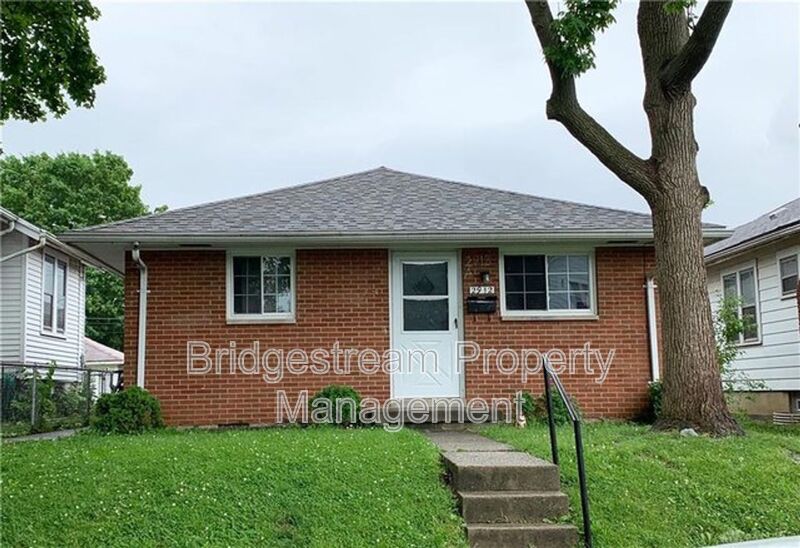Dayton House: 2912 Hazel Avenue