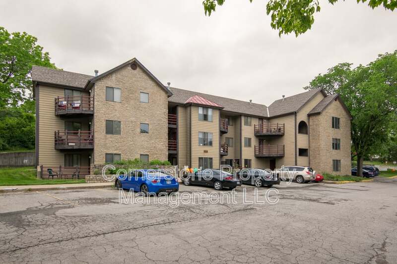Lawrence Condo: 1000 Emery Rd - J04