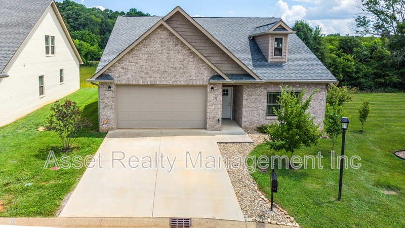 Knoxville House: 127 South Van Gilder Way