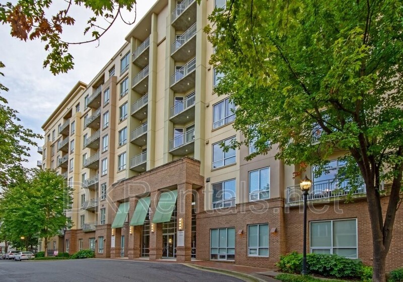 Atlanta House: 711 Cosmopolitan Drive NE