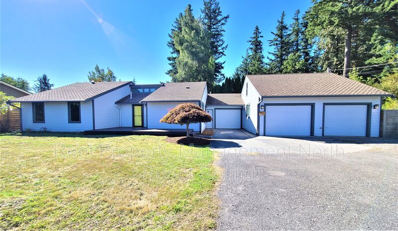 Mukilteo House: 7914 44th Ave W