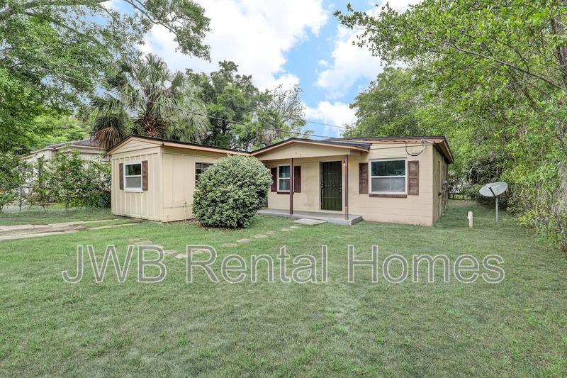 Jacksonville House: 915 Wayne St
