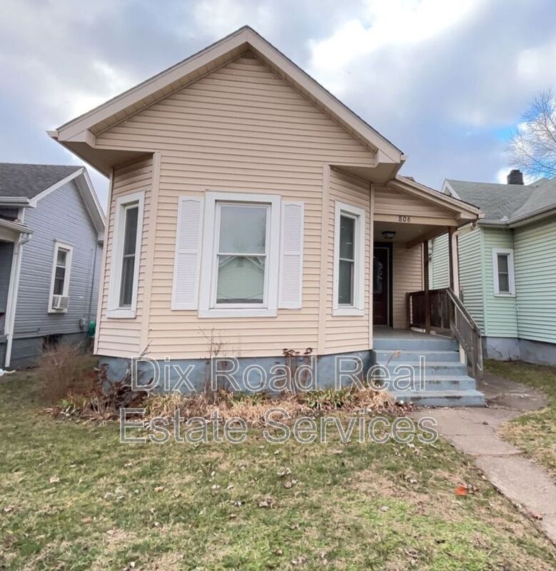 Middletown House: 806 Elwood Street