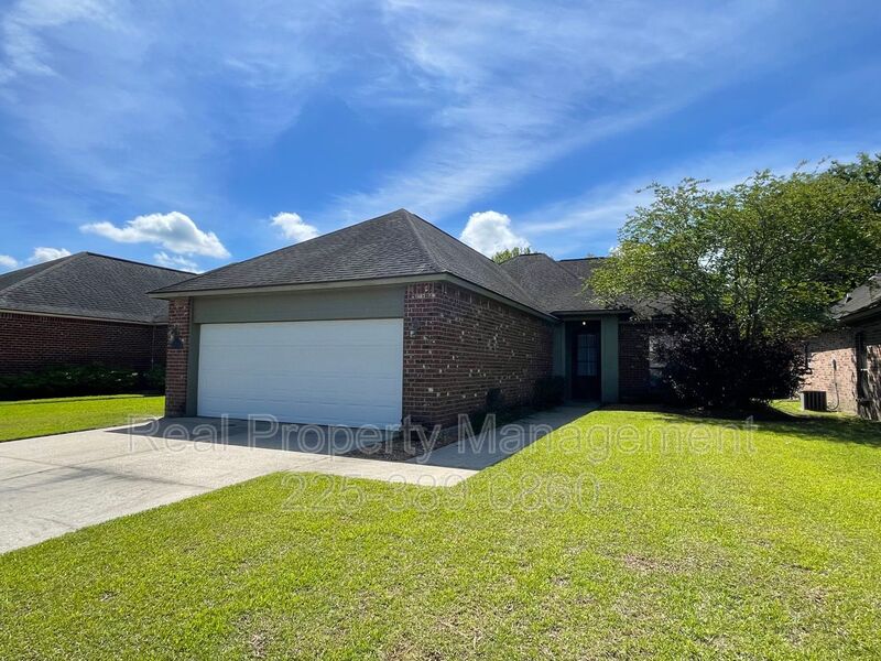 Baton Rouge House: 3131 Nicholson Lake Dr.