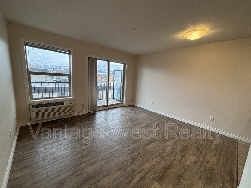 Kelowna Condo: 403-598 Sutherland Ave