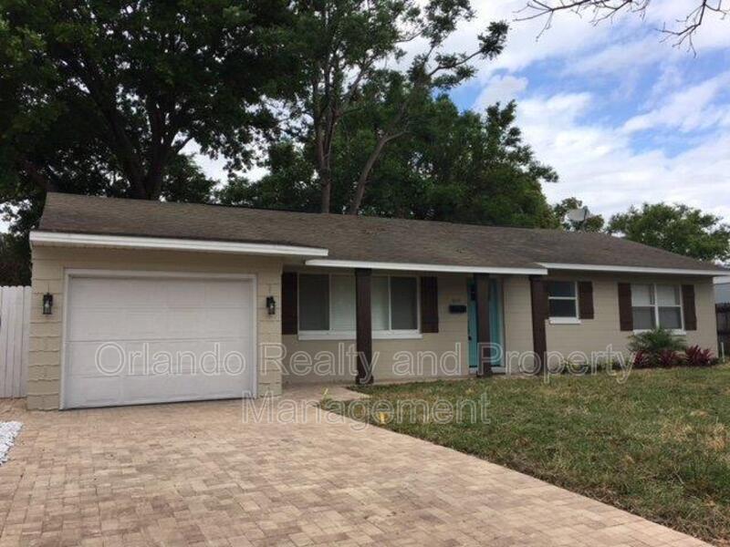 Winter Park House: 2111 Biscayne Dr