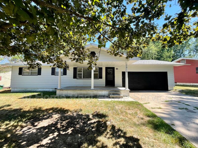 Springfield House: 2816 W Chicago St