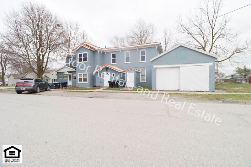 Waterloo Condo: 405 S Wayne St