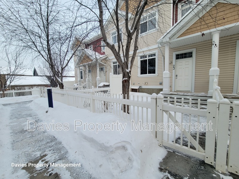 Edmonton Townhome: 1804 70 Street SW