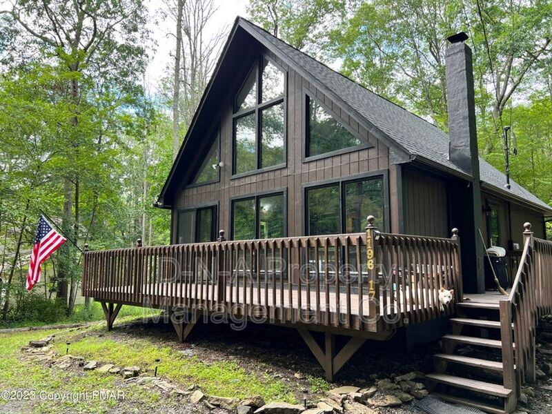 Bushkill Condo: 211 Dorchester Dr