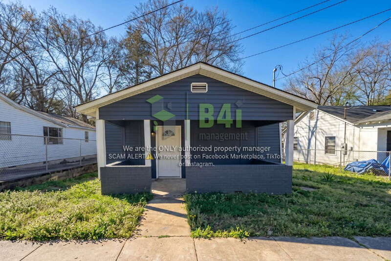LaGrange House: 204 East Crovat Street