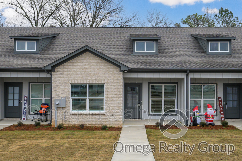 Calera House: 117 Trifecta Dr