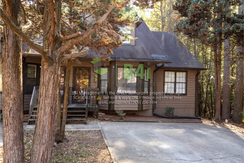 Douglasville House: 6861 S Lakewood Terrace