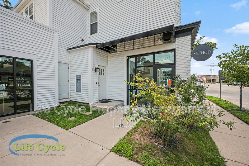 Grand Rapids Condo: 900 Michigan Street Northeast - 1