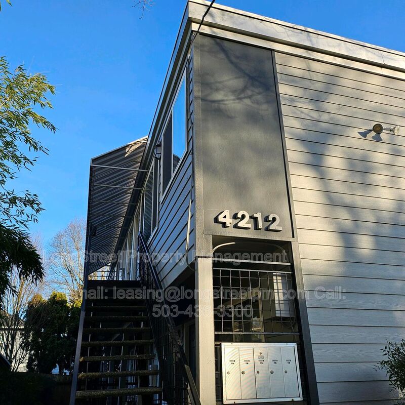 Portland House: 4212 SE 15th Ave