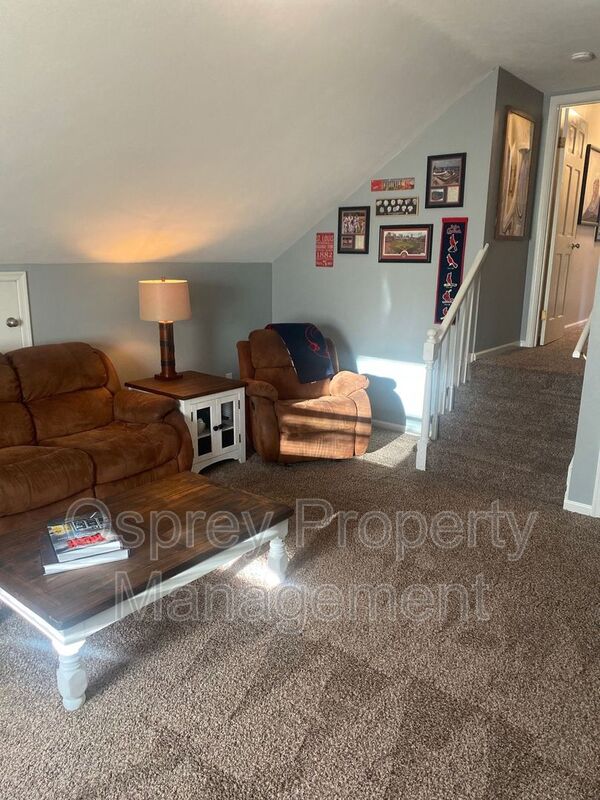 Stunning 4 bedroom with spacious finished room over the garage in Hickory School district. - Photo 16