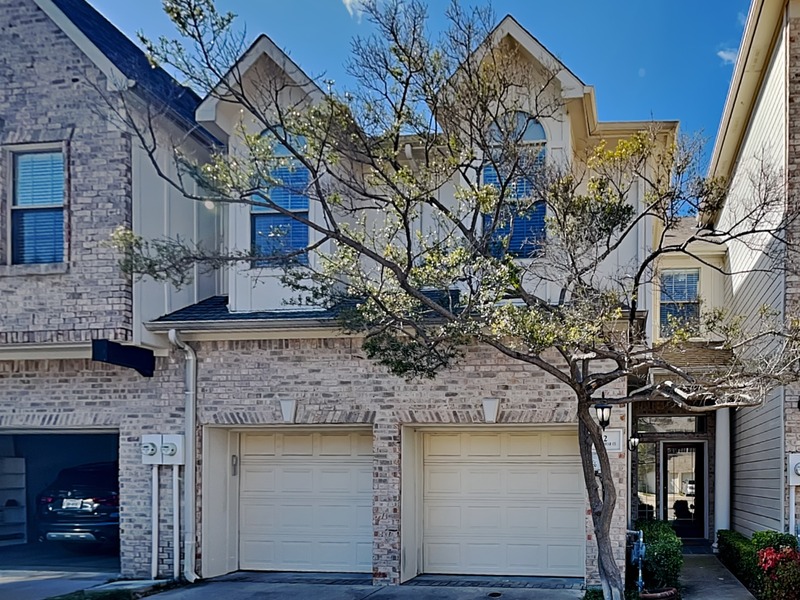 Dallas House: 2 Stonebriar Ct