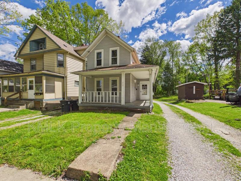 Akron House: 484 Crouse St