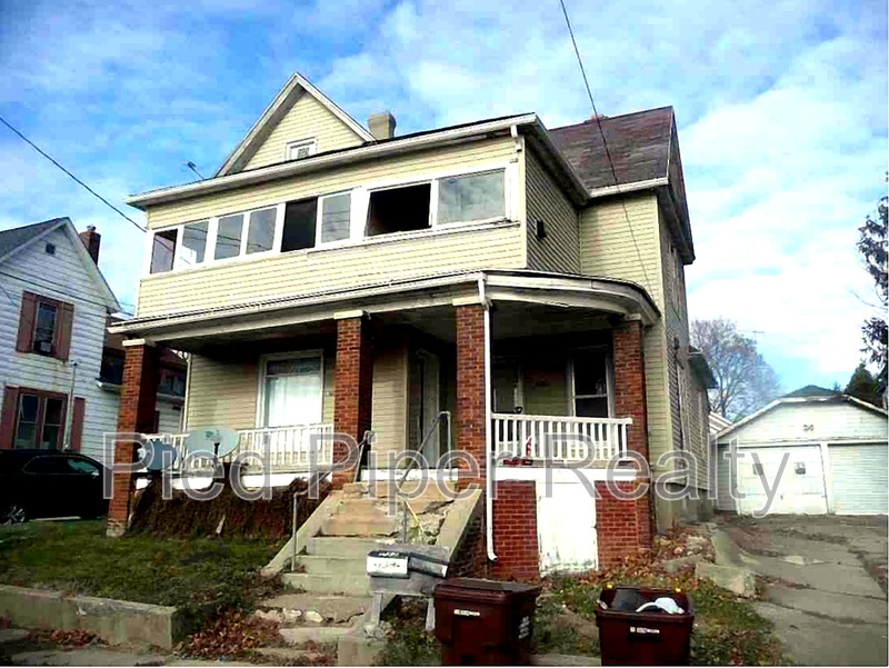 Freeport Condo: 758 W Pleasant St